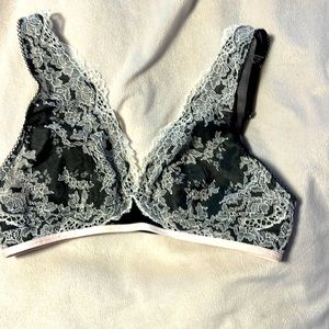 VS bralette size M